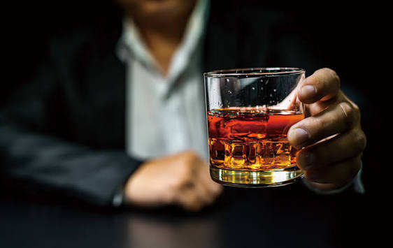 위스키 리큐르 차이점